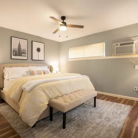 Convenient & Cozy Retreat L Hobby L Downtown L Nrg Apartment